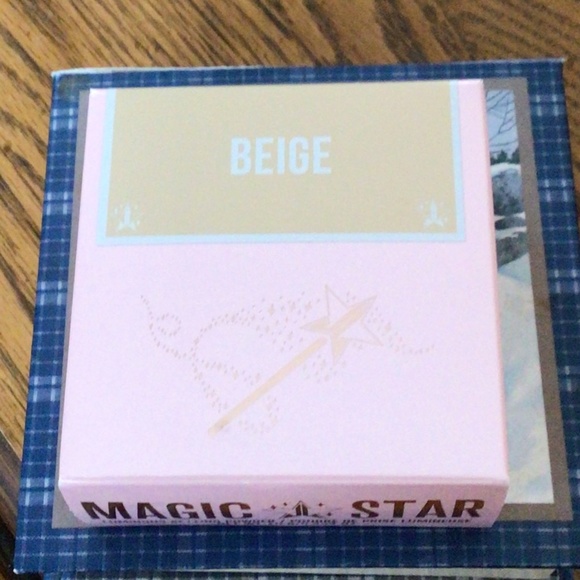Jeffree Star Magic Star Luminous Setting Powder in Beige NWT .353 oz - Picture 2 of 6
